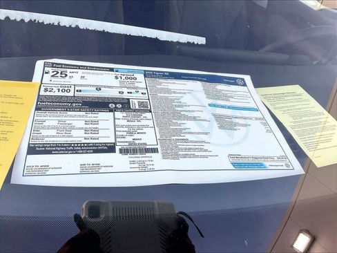 New 2025 Volkswagen Tiguan SE image 17