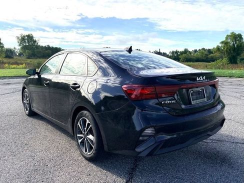 Certified 2023 Kia Forte LXS w/ LXS Technology Package FWD image 3