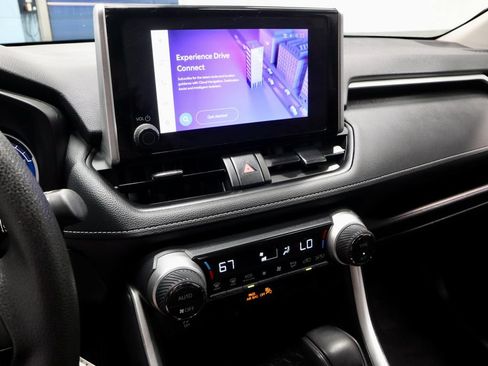 Used 2024 Toyota RAV4 LE AWD/4WD image 31
