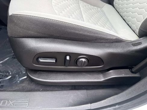 Used 2021 Chevrolet Equinox LS w/ LS Convenience Package image 22