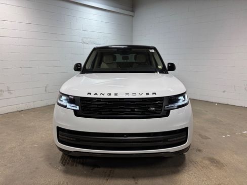 Used 2023 Land Rover Range Rover SE AWD/4WD image 3