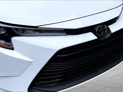 Certified 2025 Toyota Corolla LE FWD image 30