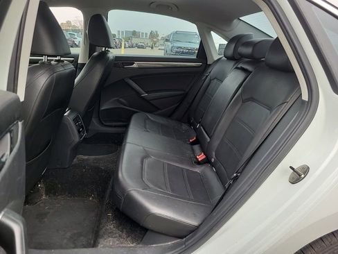 Used 2017 Volkswagen Passat 1.8T SE image 7
