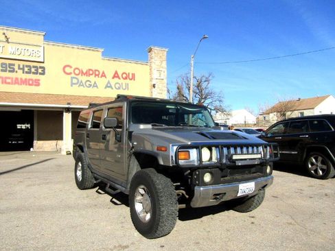 Used 2003 HUMMER H2 w/ Preferred Equipment Group image 2