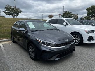 Used 2023 Kia Forte LXS image 1