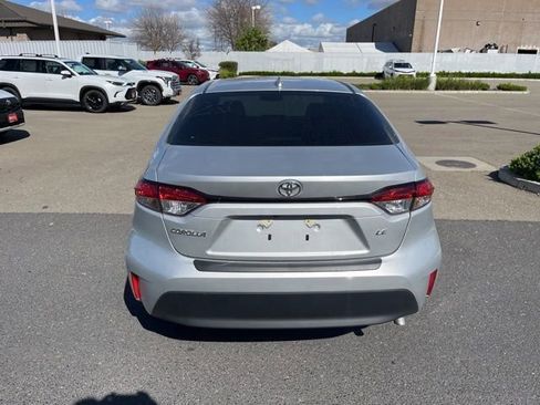 Used 2025 Toyota Corolla LE image 6