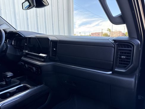 Used 2022 Chevrolet Silverado 1500 LTZ image 8