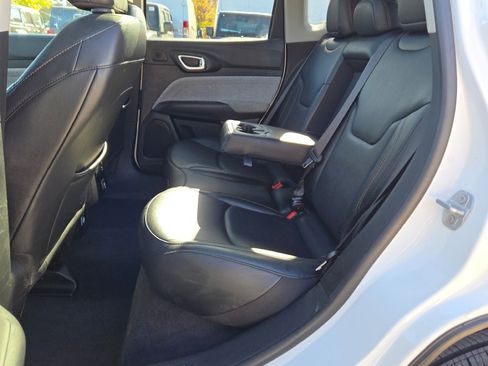 Used 2022 Jeep Compass Latitude w/ Sun and Sound Group image 18