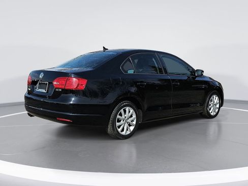 Used 2012 Volkswagen Jetta SE image 3