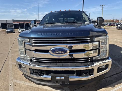 Used 2017 Ford F350 Lariat w/ Lariat Ultimate Package image 2