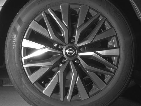 Used 2025 Nissan Altima 2.5 SV FWD image 15