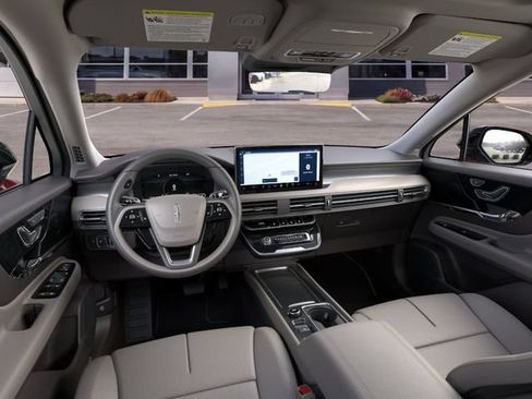 Used 2024 Lincoln Corsair AWD w/ Equipment Group 101A image 9