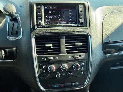 Used 2019 Dodge Grand Caravan SE image 18