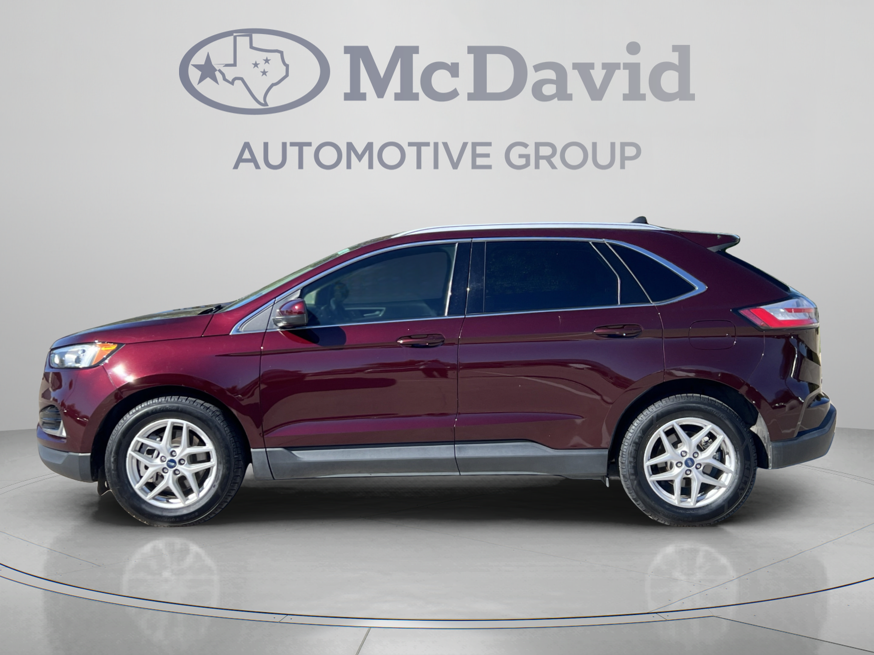 Used 2021 Ford Edge SEL w/ Convenience Package FWD image 4