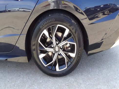 Used 2025 Hyundai Sonata SEL FWD image 9