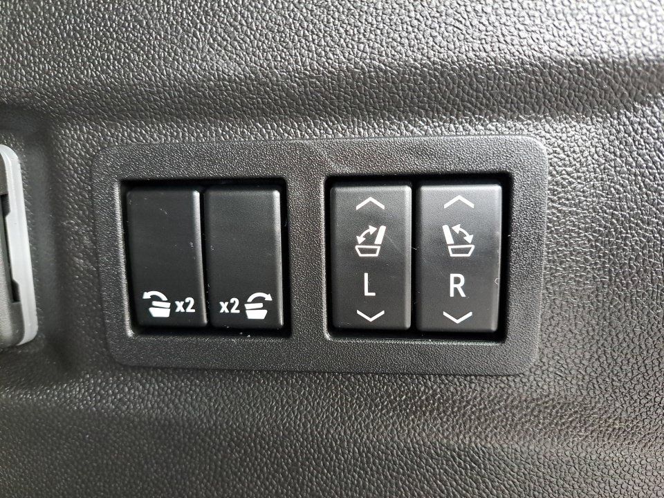 Used 2022 GMC Yukon Denali AWD/4WD image 26