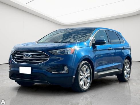 Used 2020 Ford Edge Titanium w/ Class II Trailer Tow Package AWD/4WD image 2