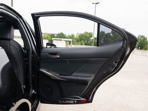 Used 2018 Lexus IS 300 F Sport w/ F Sport Package image 38