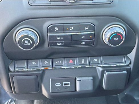 Used 2024 Chevrolet Silverado 1500 Custom image 32