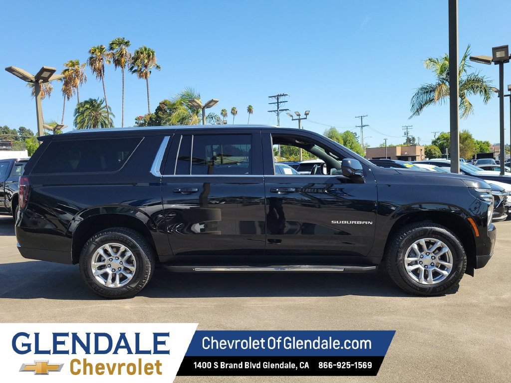 Certified 2025 Chevrolet Suburban LT AWD/4WD image 10