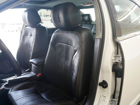 Used 2012 Lincoln MKZ FWD image 23