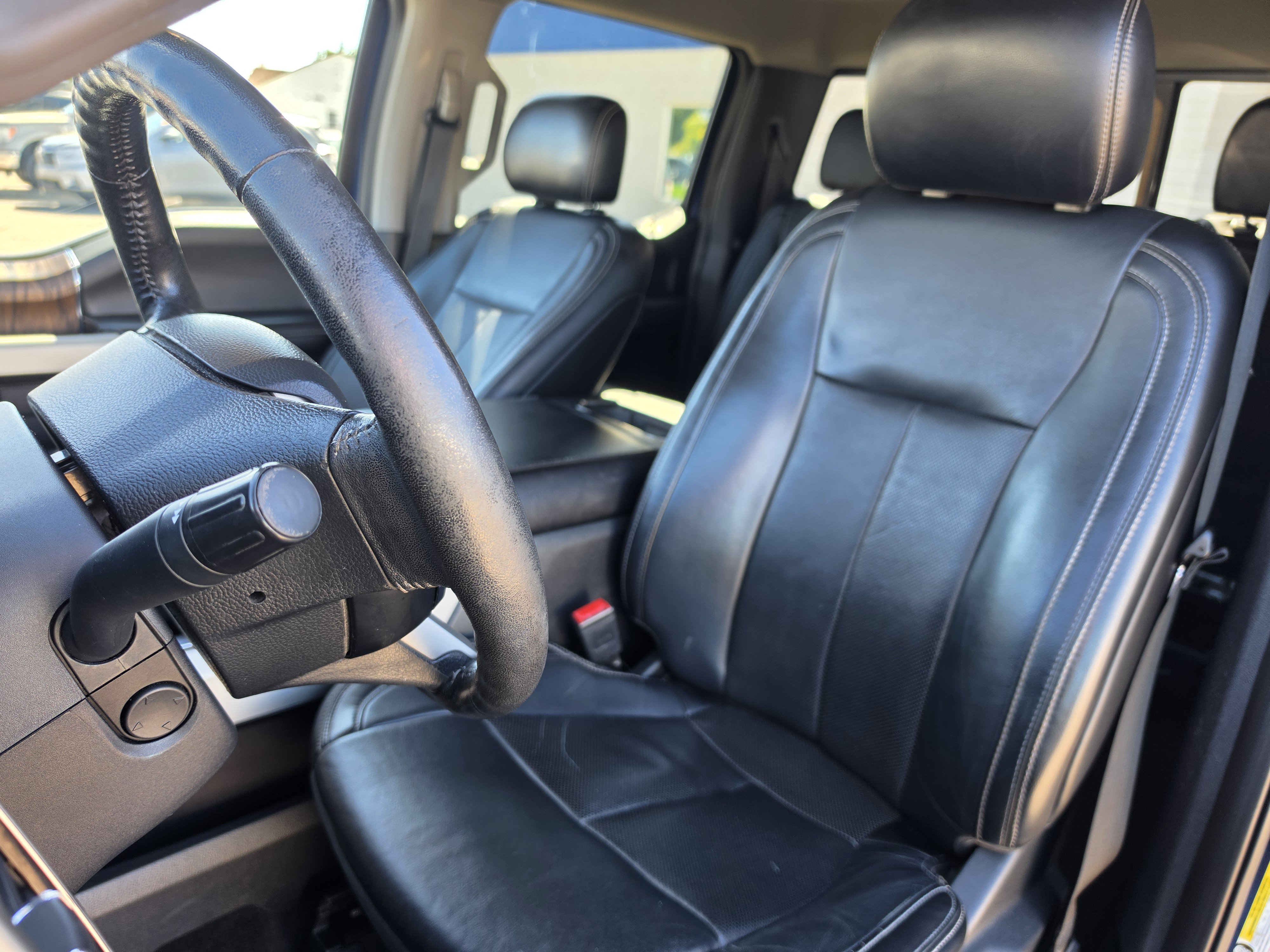 Used 2019 Ford F150 Lariat w/ Equipment Group 502A Luxury AWD/4WD image 12