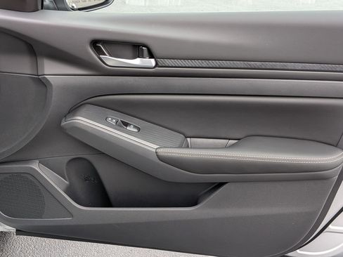 New 2025 Nissan Altima 2.5 SV image 28