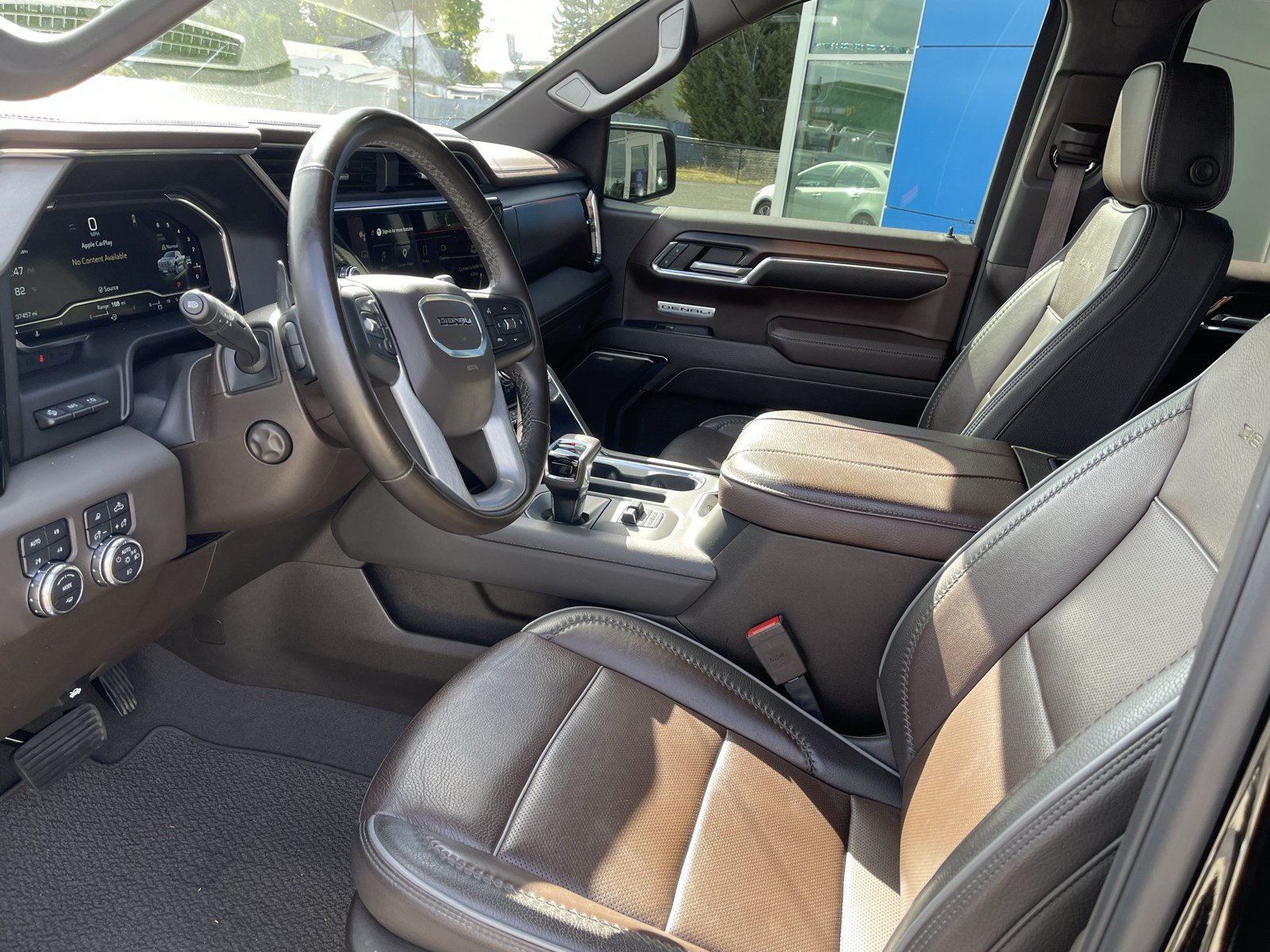 Used 2024 GMC Sierra 1500 Denali w/ Technology Package AWD/4WD image 10