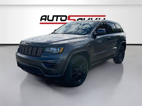 Used 2020 Jeep Grand Cherokee Altitude image 3
