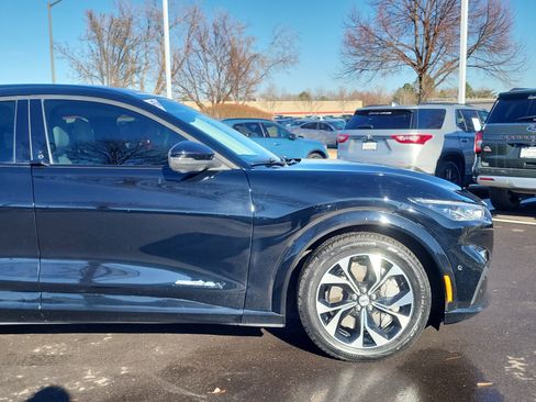 Used 2022 Ford Mustang Mach-E Premium image 7