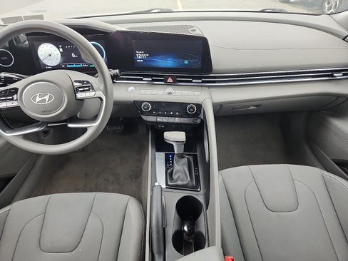 Certified 2024 Hyundai Elantra SEL FWD image 9
