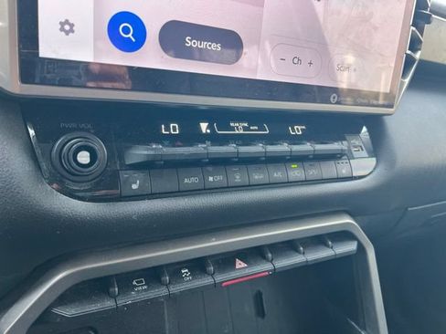 Used 2023 Toyota Sequoia SR5 w/ SR5 Premium Package AWD/4WD image 18