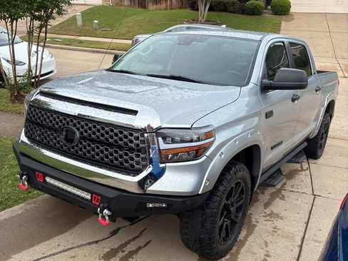 Used 2018 Toyota Tundra SR5 w/ SR5 Upgrade Package image 1