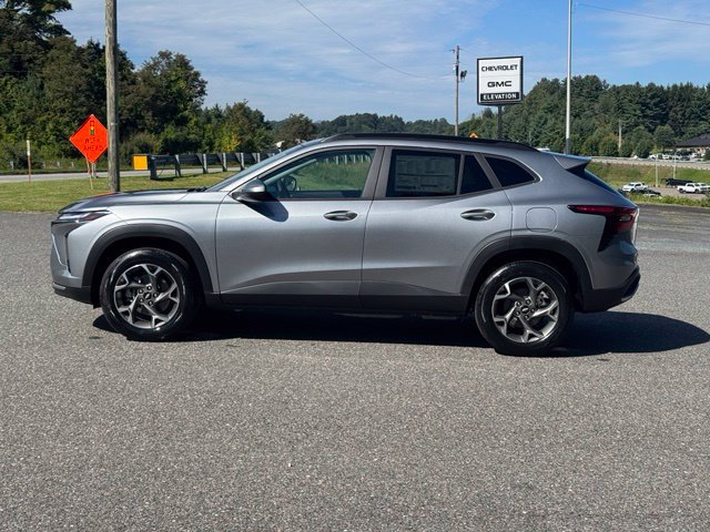 New 2026 Chevrolet Trax LT w/ Driver Confidence Package FWD image 4
