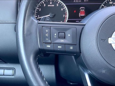Used 2024 Nissan Pathfinder SV AWD/4WD image 23
