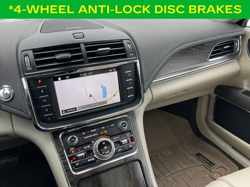 Used 2019 Lincoln Continental Select w/ Continental Climate Package image 19