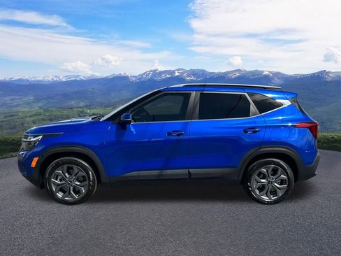 Used 2024 Kia Seltos S image 2