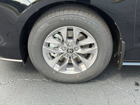 New 2026 Toyota Sienna XLE FWD image 14