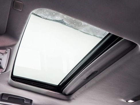 Used 2019 Cadillac Escalade Luxury image 40