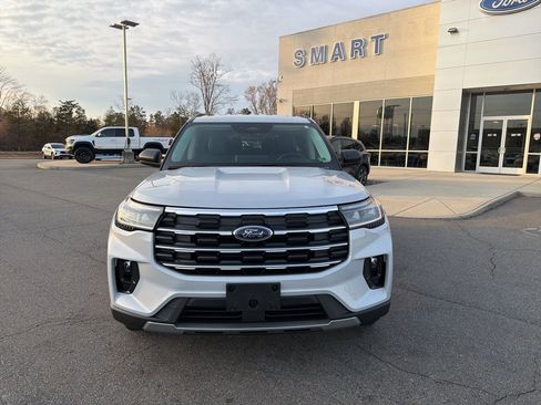 New 2026 Ford Explorer Active w/ Active Comfort Package image 8