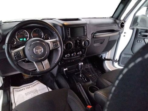 Used 2018 Jeep Wrangler Unlimited Sport w/ Dual Top Group image 29