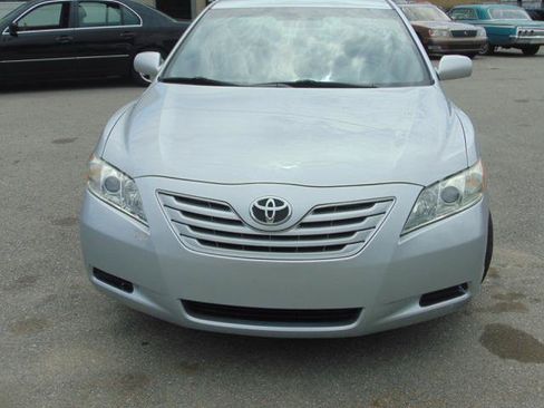 Used 2008 Toyota Camry LE FWD image 3