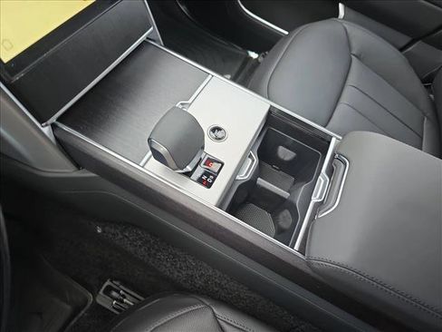 New 2026 Land Rover Range Rover SE image 25