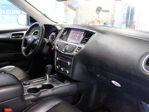 Used 2019 Nissan Pathfinder SL image 15