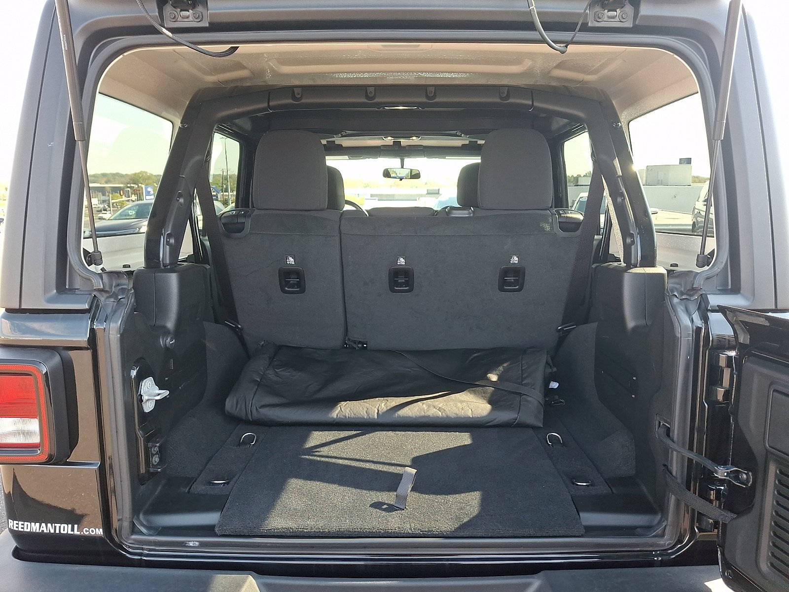 Used 2023 Jeep Wrangler Unlimited Sport AWD/4WD image 29