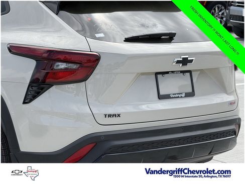 New 2026 Chevrolet Trax RS w/ Sunroof Package FWD image 6