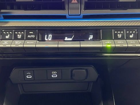 New 2026 Toyota Prius Limited FWD image 26