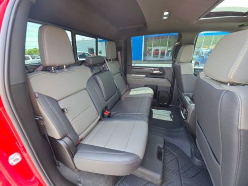 Used 2025 Chevrolet Silverado 2500 ZR2 w/ Technology Package AWD/4WD image 18