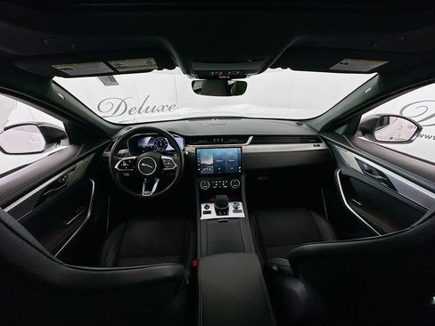 Used 2024 Jaguar F-PACE R-Dynamic S image 19