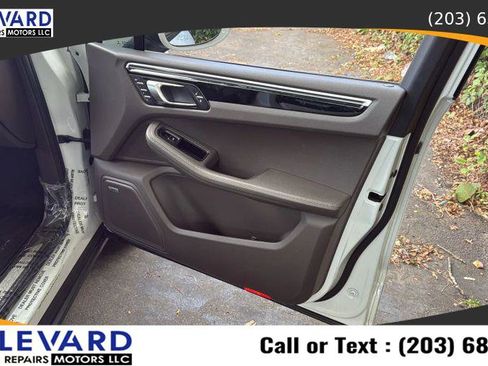 Used 2017 Porsche Macan S image 34